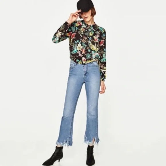 NWOT Zara Trafaluc Denimwear High-Waisted Cropped Distressed Flare Jeans - Picture 2 of 11